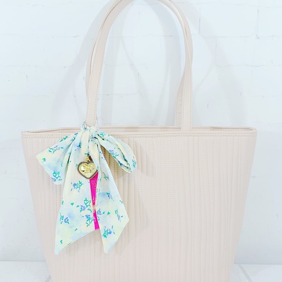 Betsey Johnson Xomya Pink Quilted Blush Tote New - Picture 15 of 15